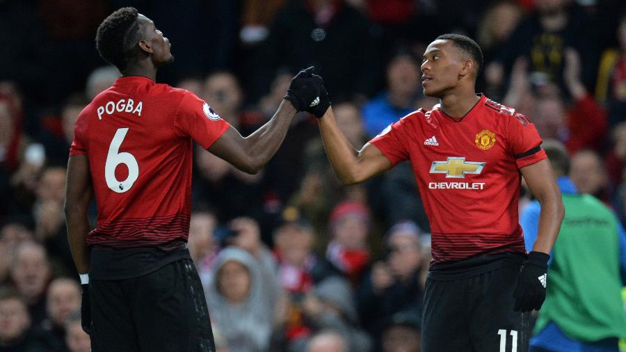 Pogba e Martial em jogo do United contra o Everton - PETER POWELL/REUTERS