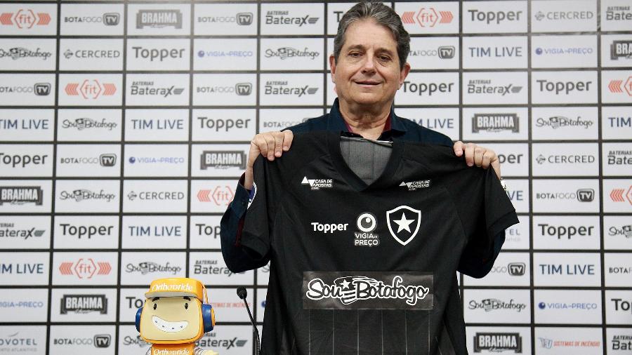 Ricardo Rotenberg apresenta patrocinio da Casa de Apostas no Estadio Nilton Santos - Vitor Silva/Botafogo