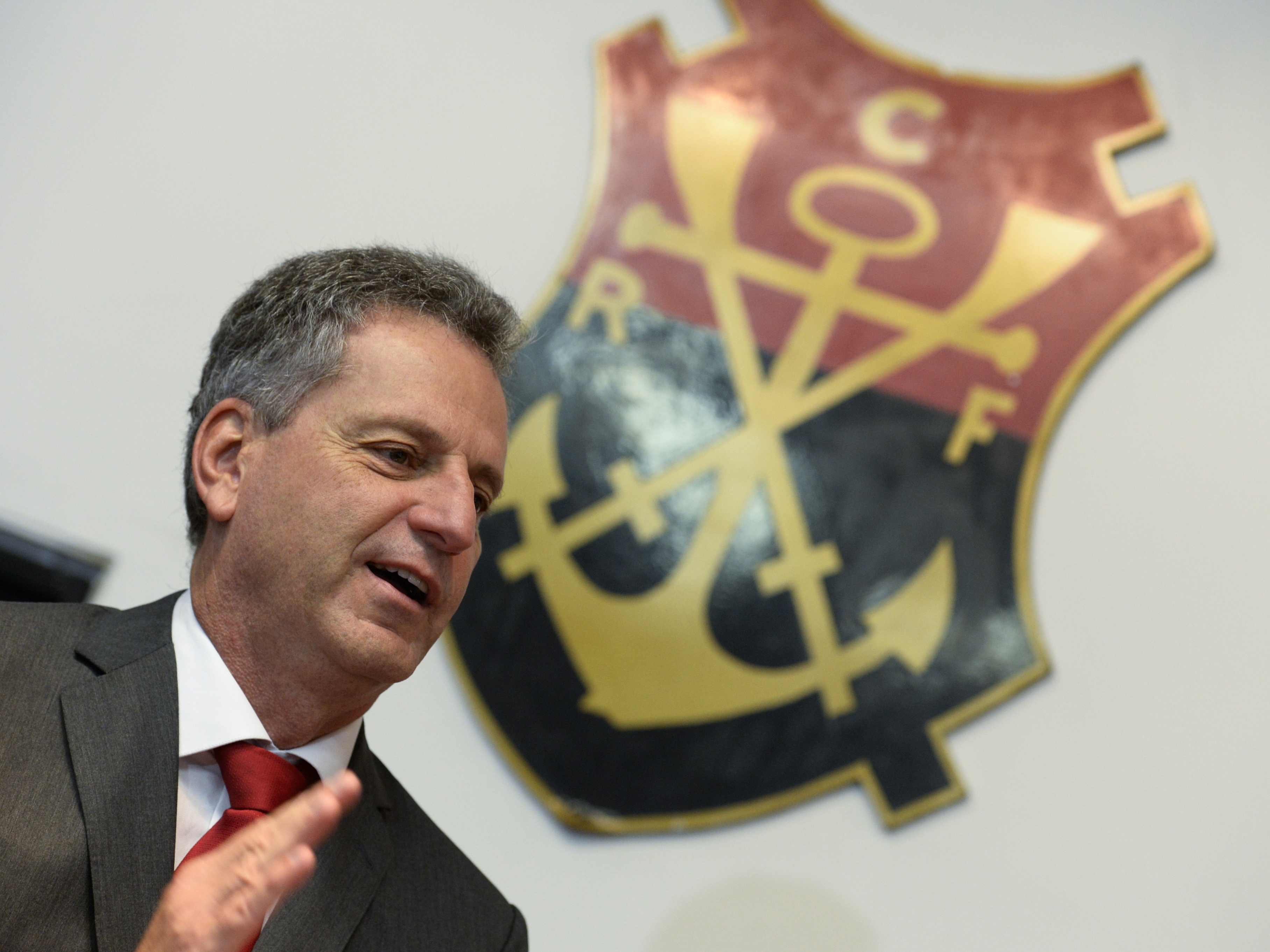 Qual o valor do salário do presidente do Flamengo?