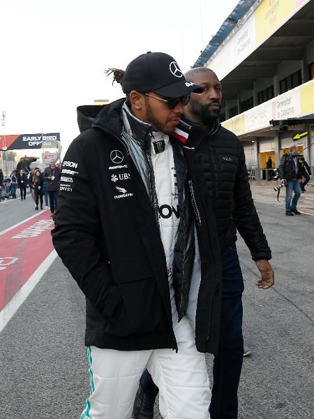 O piloto Lewis Hamilton, da Mercedes, durante treino da pré-temporada da Fórmula 1 no circuito de Montmeló, em Barcelona - Lluis Gene/AFP