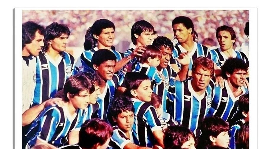 Pôster do Grêmio campeão estadual de 1987, terceiro dos quatro títulos em sequência - Reprodução