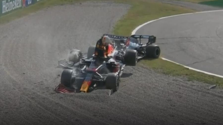 Verstappen e Hamilton se tocaram e precisaram abandonar a prova - Reprodução/Band