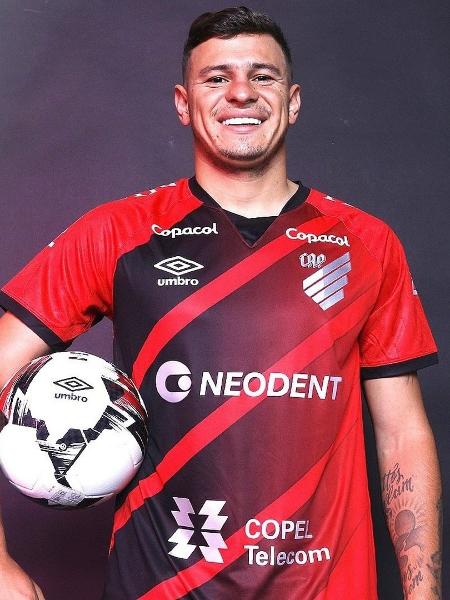 O volante Hugo Moura vai defender o Athletico-PR na temporada de 2022 - Reprodução/Instagram