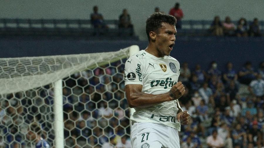 Gabriel Veron celebra gol marcado pelo Palmeiras - API/AGIF