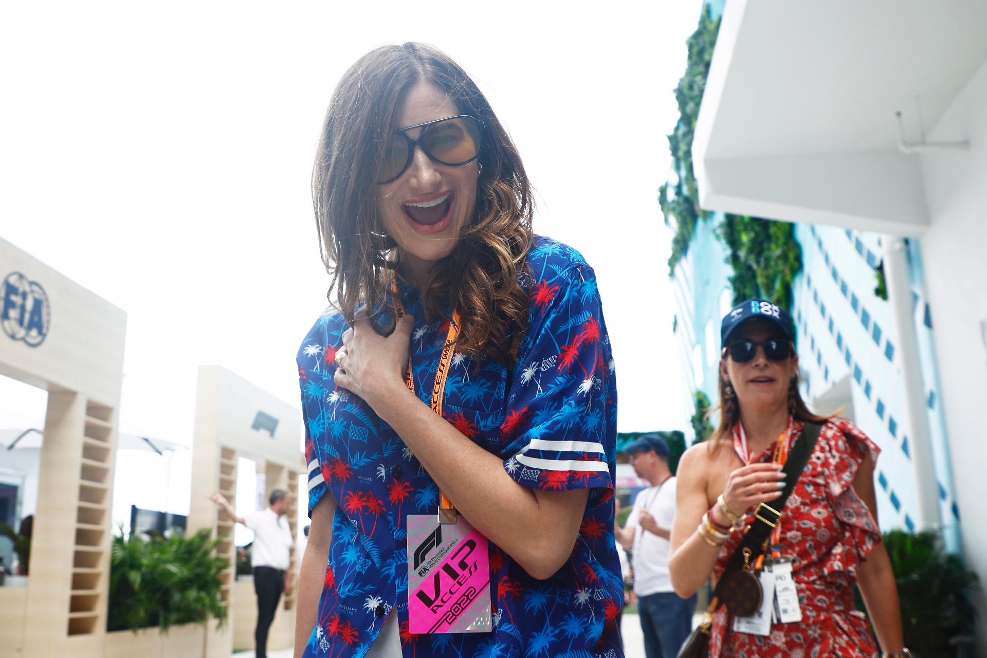 Kathryn Hahn no paddock do GP de Miami - Jared C. Tilton/Getty Images