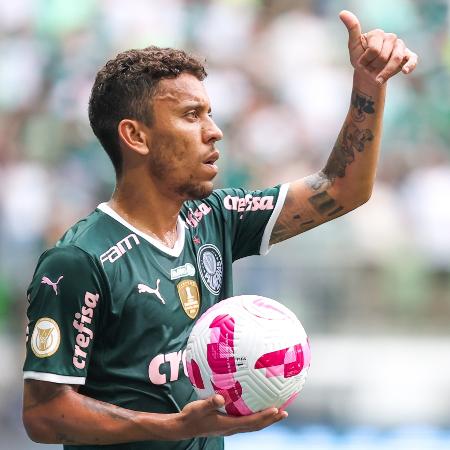 Marcos Rocha, lateral do Palmeiras, em ação na partida contra o São Paulo - Marcello Zambrana/AGIF