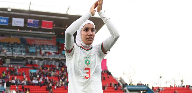 Zagueira Que Jogou Com Hijab Cita 'orgulho' Em Escolha Além Do Esporte