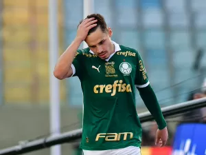Abel escala Palmeiras sem Veiga e com quatro atacantes contra o Del Valle