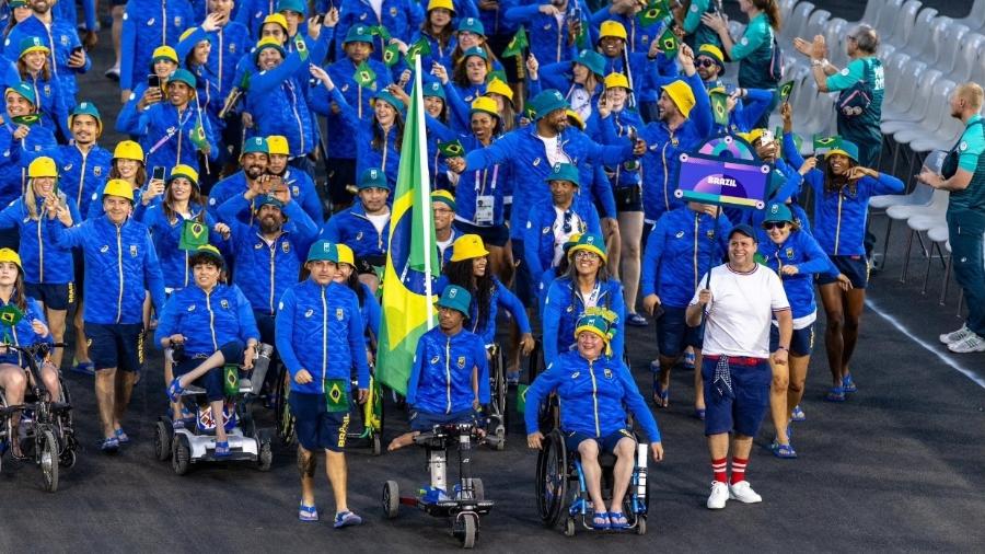 Delegação brasileira na cerimônia de abertura das Paralimpíadas de Paris