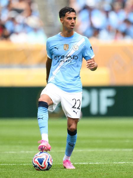 Vitor Reis, zagueiro do Manchester City, em ação no Mundial de Clubes Vitor Reis, zagueiro do Manchester City, em ação no Mundial de Clubes