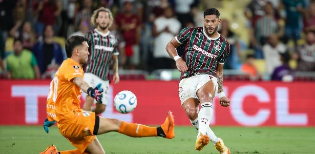 Pró-governo diz que brilho de Hulk e Ganso deixa o Fluminense perto da semifinal