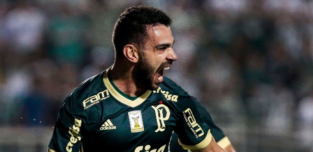 Bruno Henrique comemora após marcar pelo Palmeiras contra o Bahia - Ale Cabral/AGIF