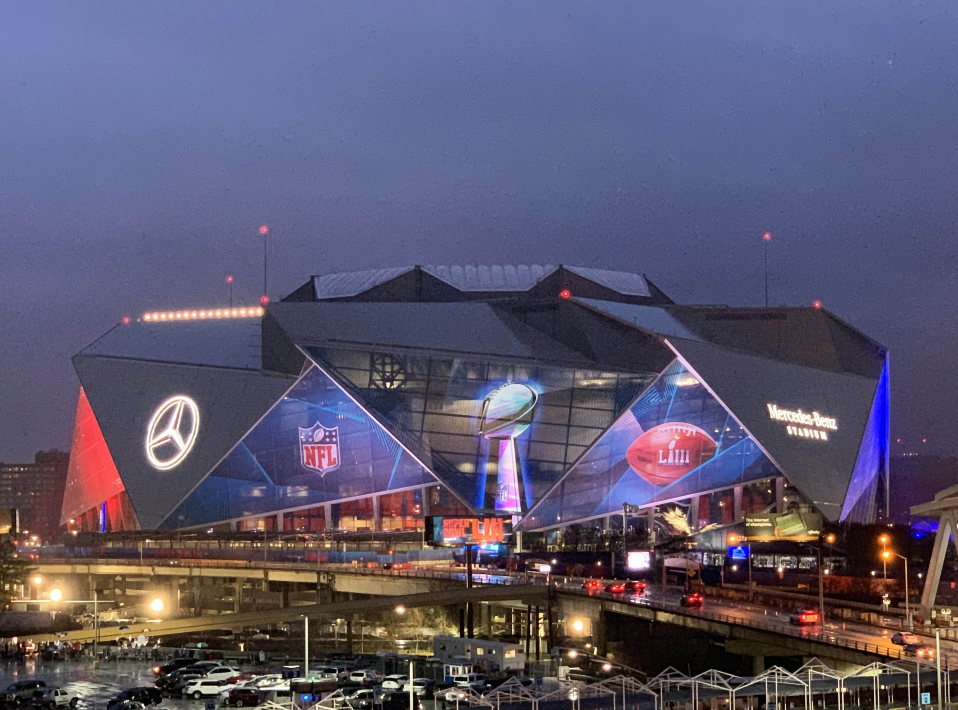 Mercedes-Benz Stadium, em Atlanta, ganhou um visual todo novo antes mesmo da partida - Kirby Lee/USA TODAY