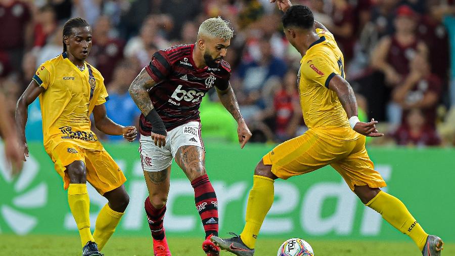 Gabigol durante partida contra o Madureira antes de o Campeonato Carioca ser paralisado pela pandemia do coronavírus - Thiago Ribeiro/AGIF