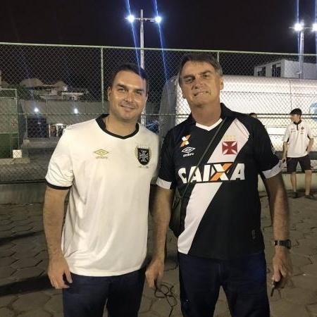 Flávio e Jair durante jogo do Vasco pela Copa Libertadores de 2018, em São Januário - Bruno Braz / UOL Esporte