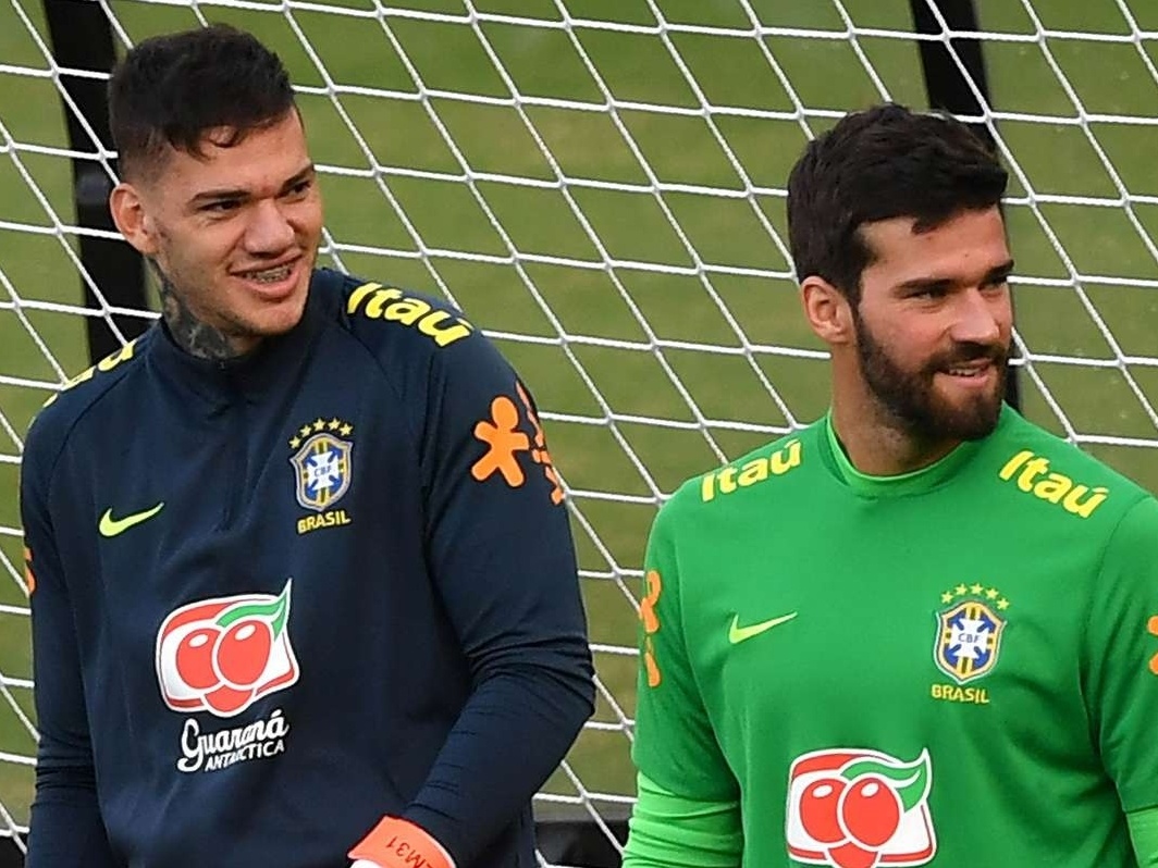 Ederson diz que Brasil é favorito e comenta sobre prêmio de melhor goleiro  do mundo