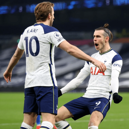 Harry Kane e Gareth Bale comemoram gol do Tottenham na vitória sobre o Crystal Palace - Reprodução/Instagram