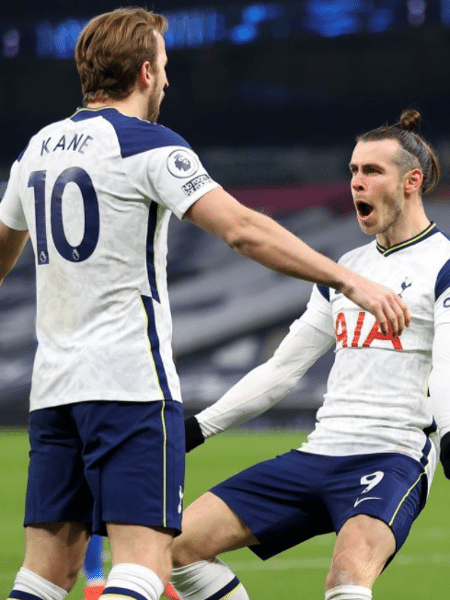 Harry Kane e Gareth Bale comemoram gol do Tottenham na vitória sobre o Crystal Palace - Reprodução/Instagram