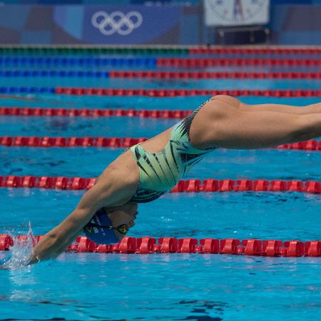 Nadadora brasileira Viviane Jungblut cai na água em treino da seleção brasileira na Tóquio-2020 - Júlio César Guimarães/COB