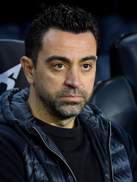 Xavi, técnico do Barcelona, durante partida contra o Elche, no Camp Nou