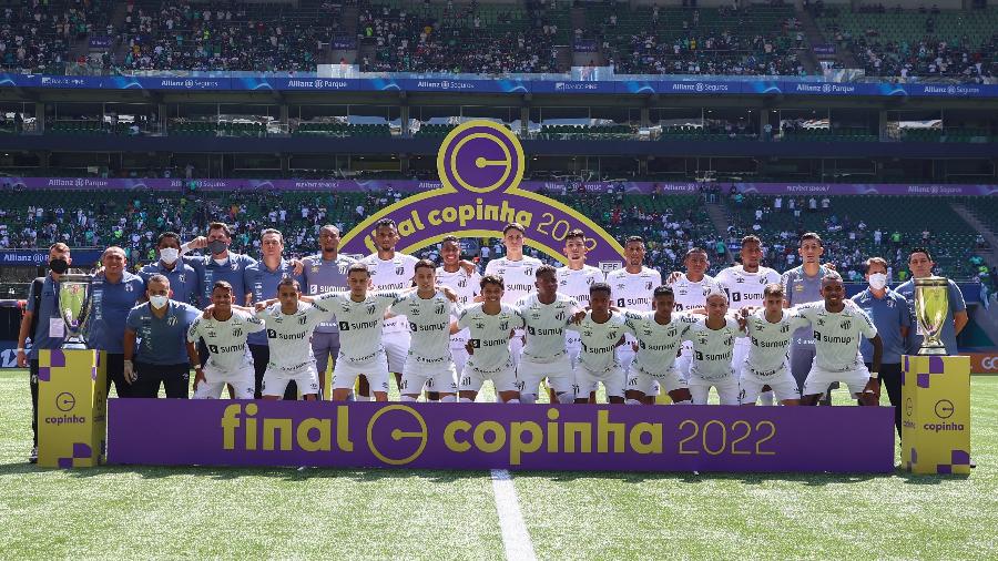 O elenco do Santos posa para foto antes da final da Copinha de 2022, contra o Palmeiras, no Allianz Parque - Marcello Zambrana/AGIF