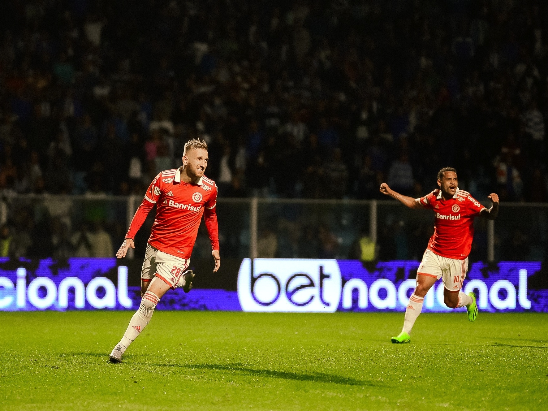 Em jogo com 4 pênaltis, Internacional vence Náutico e entra na zona de  acesso