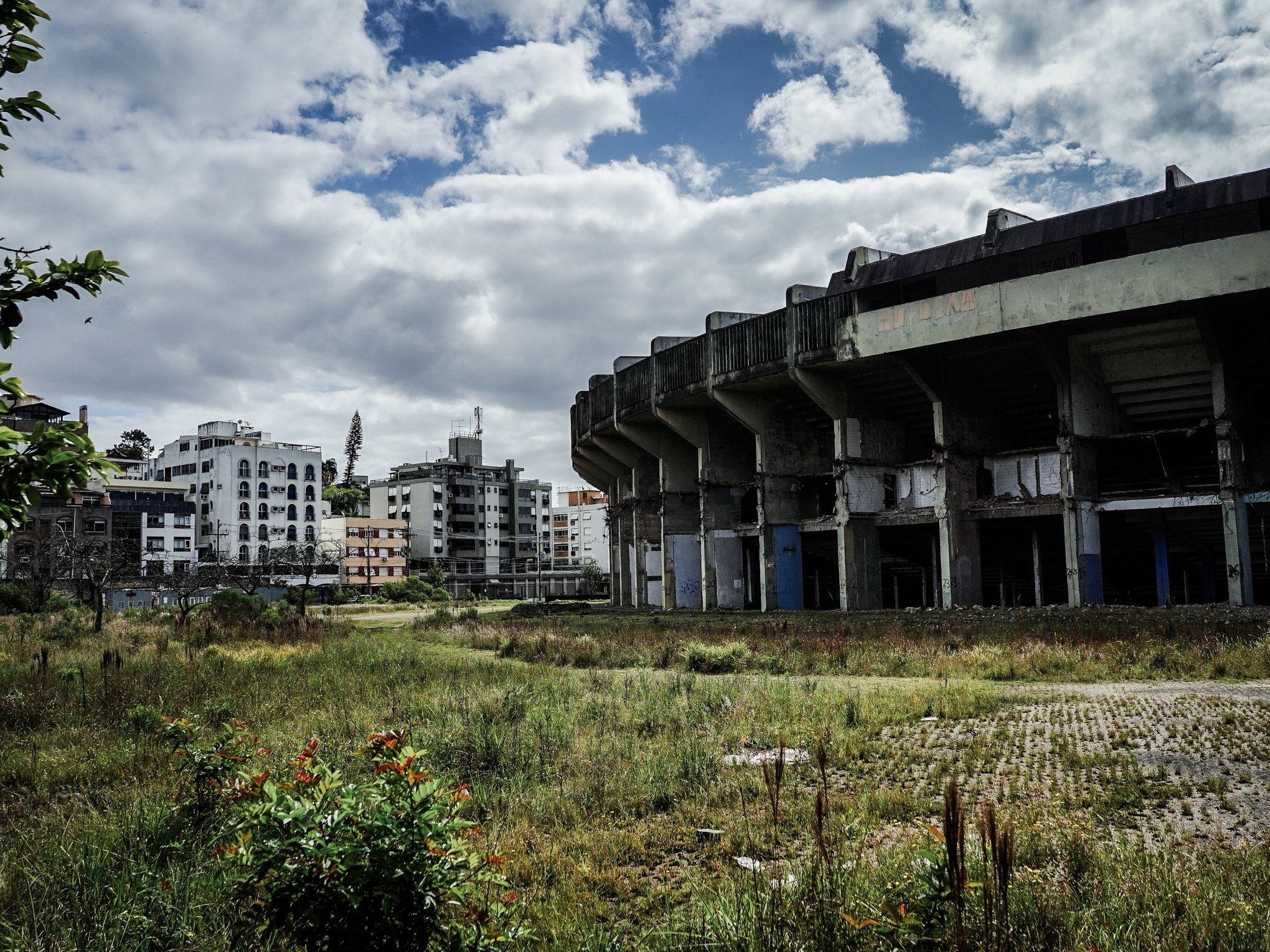 Ruínas de uma casa histórica: Estádio Olímpico hoje é problema para Porto Alegre