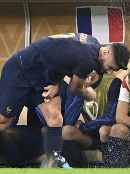 Giroud ficou muito irritado ao ser substituído ainda no primeiro tempo da final da Copa do Mundo  - Reprodução/Fifa