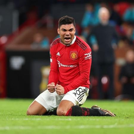 Casemiro na partida contra o Barcelona, pela Liga Europa: liderança no Manchester United - Robbie Jay Barratt - AMA/Getty Images