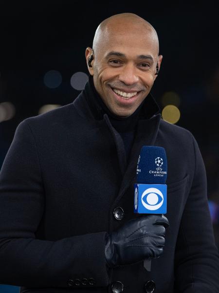 Thierry Henry em transmissão de partida da Liga dos Campeões. - Visionhaus/Visionhaus/Getty Images