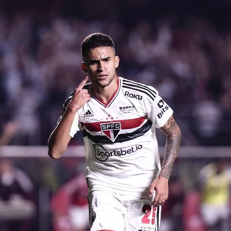 Rodrigo Nestor comemora gol marcado pelo São Paulo