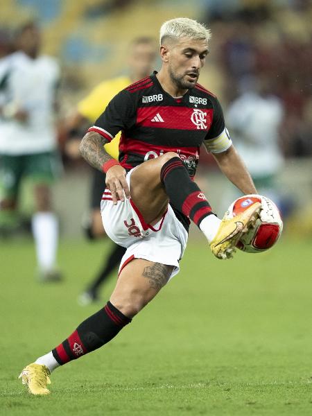 Uruguaio Arrascaeta é um dos 6 jogadores do Flamengo convocados nesta Data Fifa