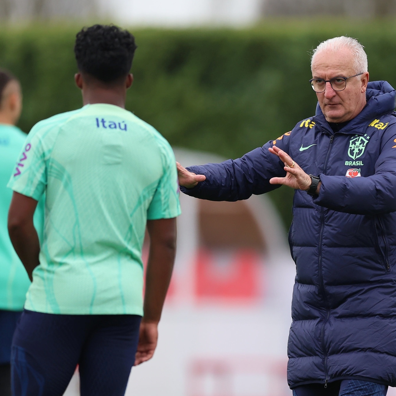 Seleção vai enfrentar Inglaterra com uniforme azul; nova camisa amarela  estreia contra Espanha, seleção brasileira