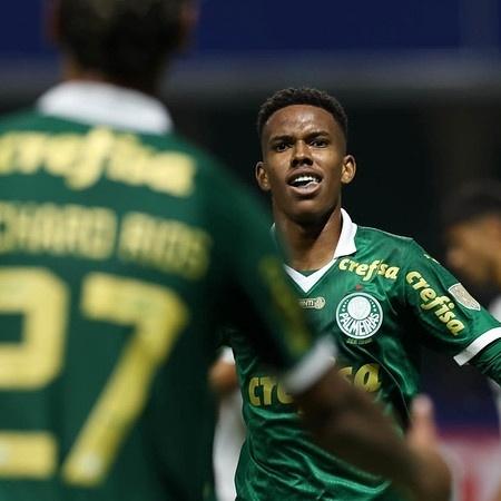 Estevão comemora gol do Palmeiras contra o Liverpool-URU pela Libertadores