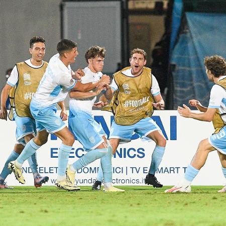 Jogadores de San Marino comemoram gol da vitória da seleção em setembro, a primeira em 20 anos