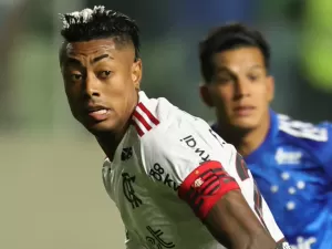 Bruno Henrique não tomou amarelo e foi o melhor em campo, diz Vitão