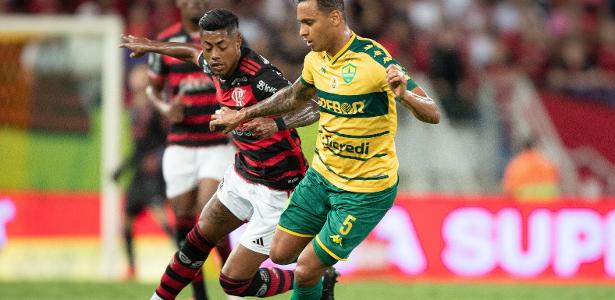 Flamengo é salvo pela base, vence Cuiabá e segue com sonho do título