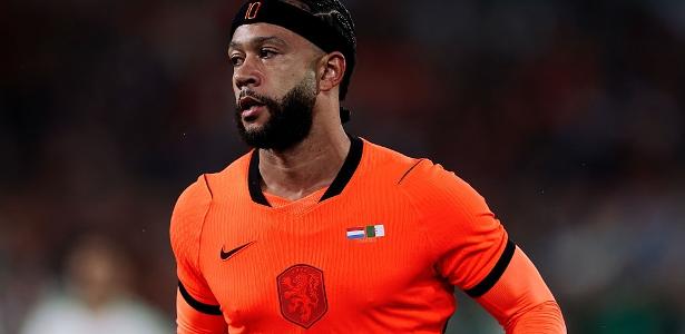 Corinthians dará férias para Memphis enquanto espera resposta por renovação