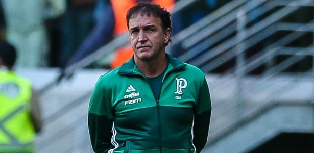 Cuca quer um substituto para Alecsandro, que desfalcará o Palmeiras por suspensão - Julia Chequer/Folhapress