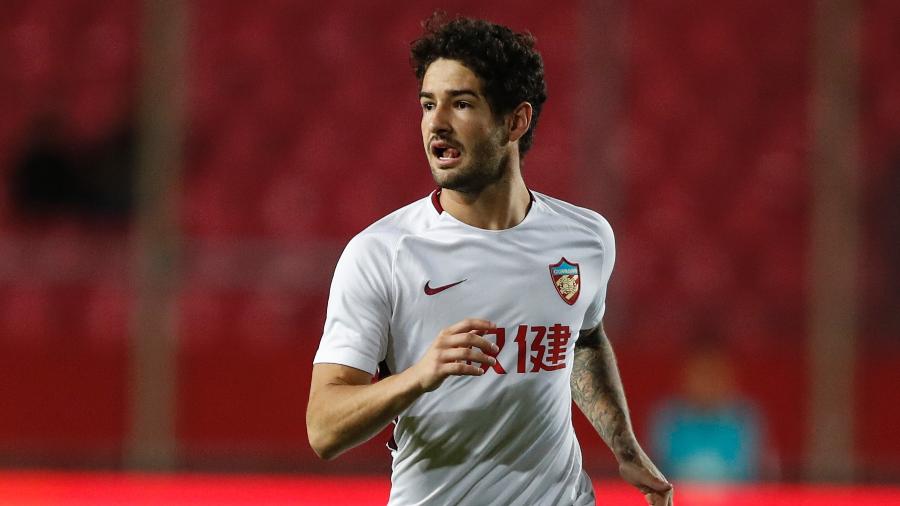 Alexandre Pato, em ação pelo Tianjin Tianhai - Fred Lee/Getty Images