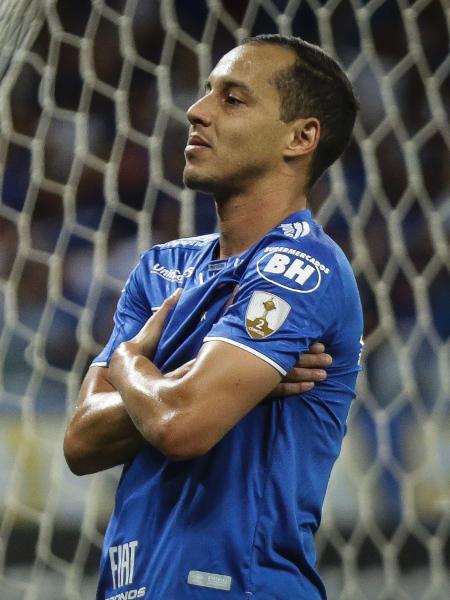 Rodriguinho comemora após marcar pelo Cruzeiro contra o Deportivo Lara - Thomás Santos/AGIF
