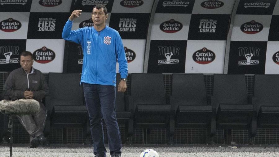 Carille orienta o time do Corinthians durante clássico com o São Paulo - Daniel Augusto Jr. / Ag. Corinthians