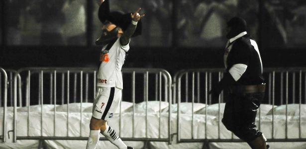 1 a 0 no Brasileirão | Vasco vence em jogo polêmico e afunda Cruzeiro na luta contra rebaixamento