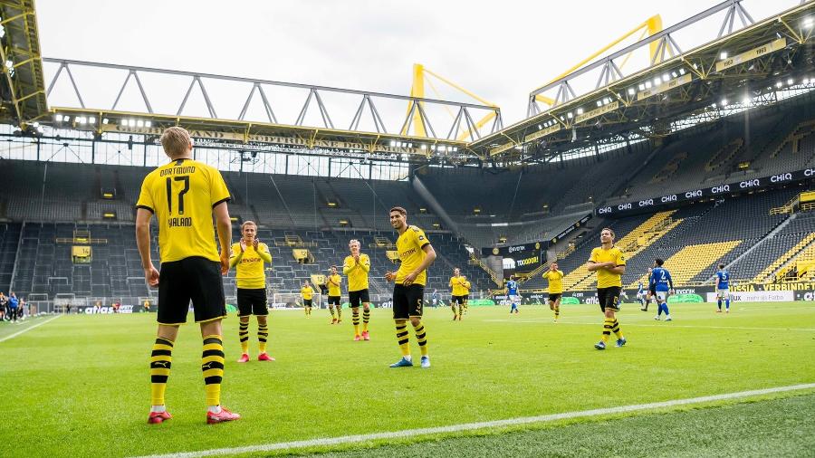 Haaland comemora gol sobre o Schalke 04 na volta do Campeonato Alemão - Reprodução/Twitter/Borussia Dortmund