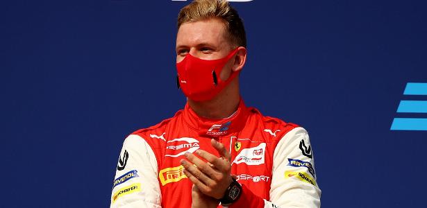 Mick Schumacher, filho de Michael, estará no grid da F1 pela Haas em