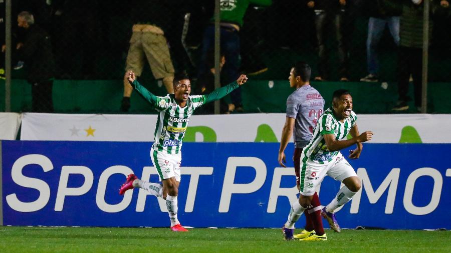 Vitor Mendes comemora gol do Juventude contra o Fluminense, pelo Campeonato Brasileiro - Luiz Erbes/AGIF
