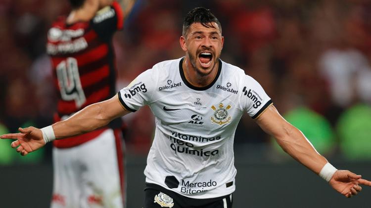 Corinthians' Giuliano celebrates a goal scored against Flamengo in the Brazilian Cup final - Buda Mendes/Getty Images - Buda Mendes/Getty Images