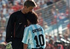Cabeçada, expulsão e golaço: como foi o épico Argentina x Holanda de 1998 - Reprodução web