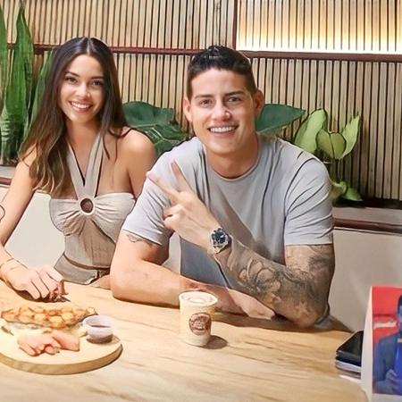 joana-sanz-visita-cafeteria-de-james-rodriguez-na-colombia-1687090363376_v2_450x450.jpg