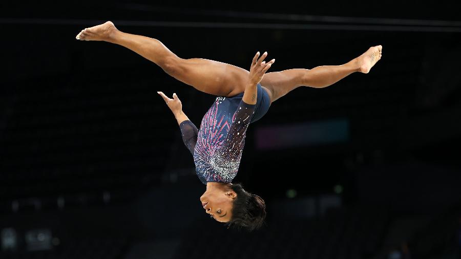 Simone Biles treinando nos Jogos Olímpicos de Paris